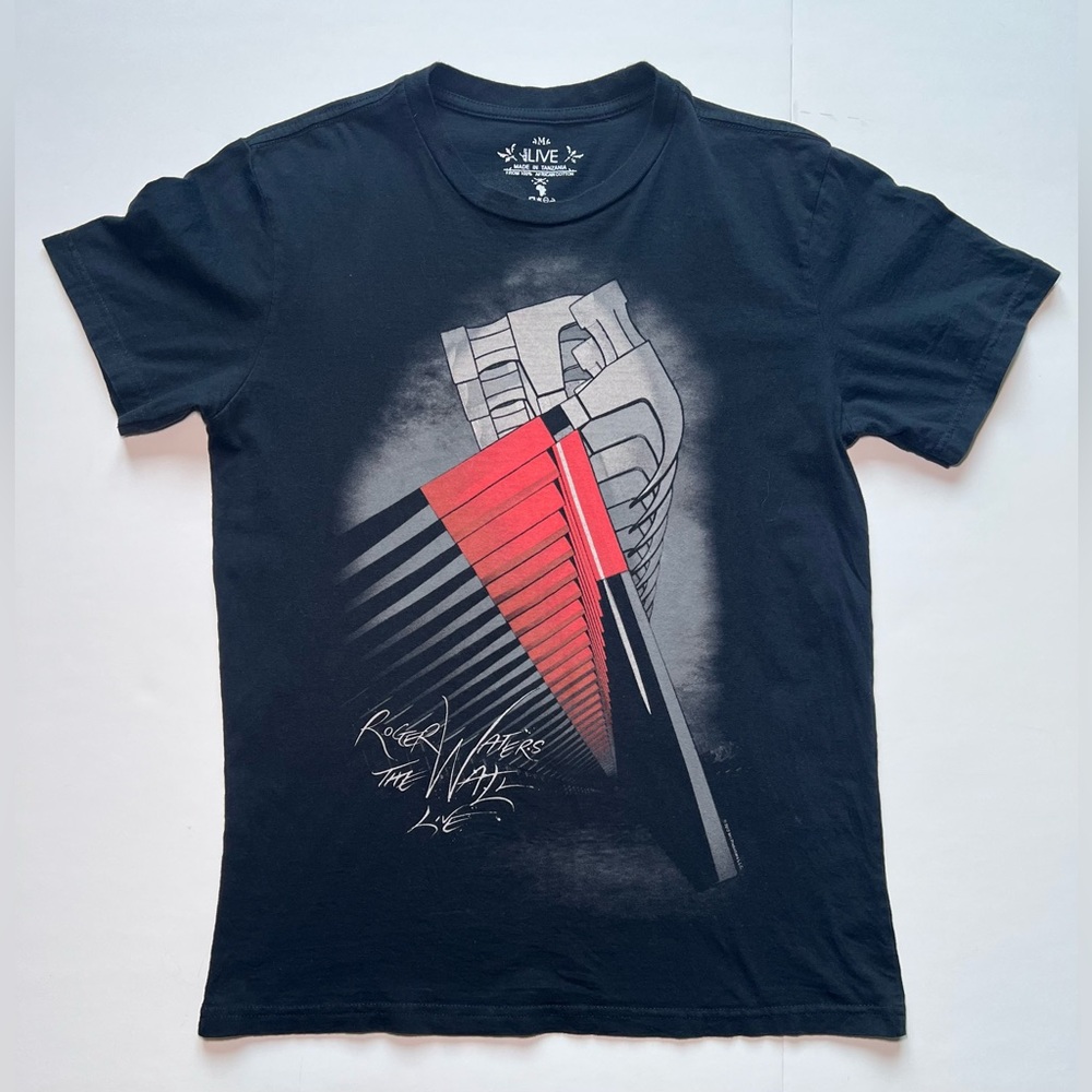 Authentic Roger Waters “The Wall Live” Tour Graphic Tshirt